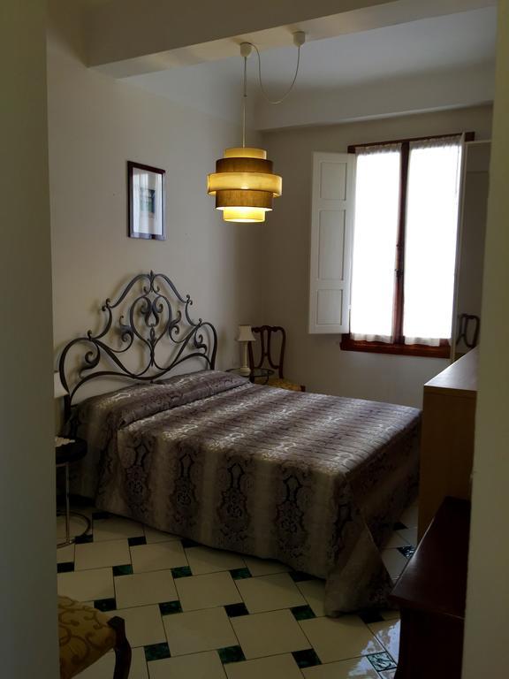 Appartamento Piazza San Marco Florencia Habitación foto