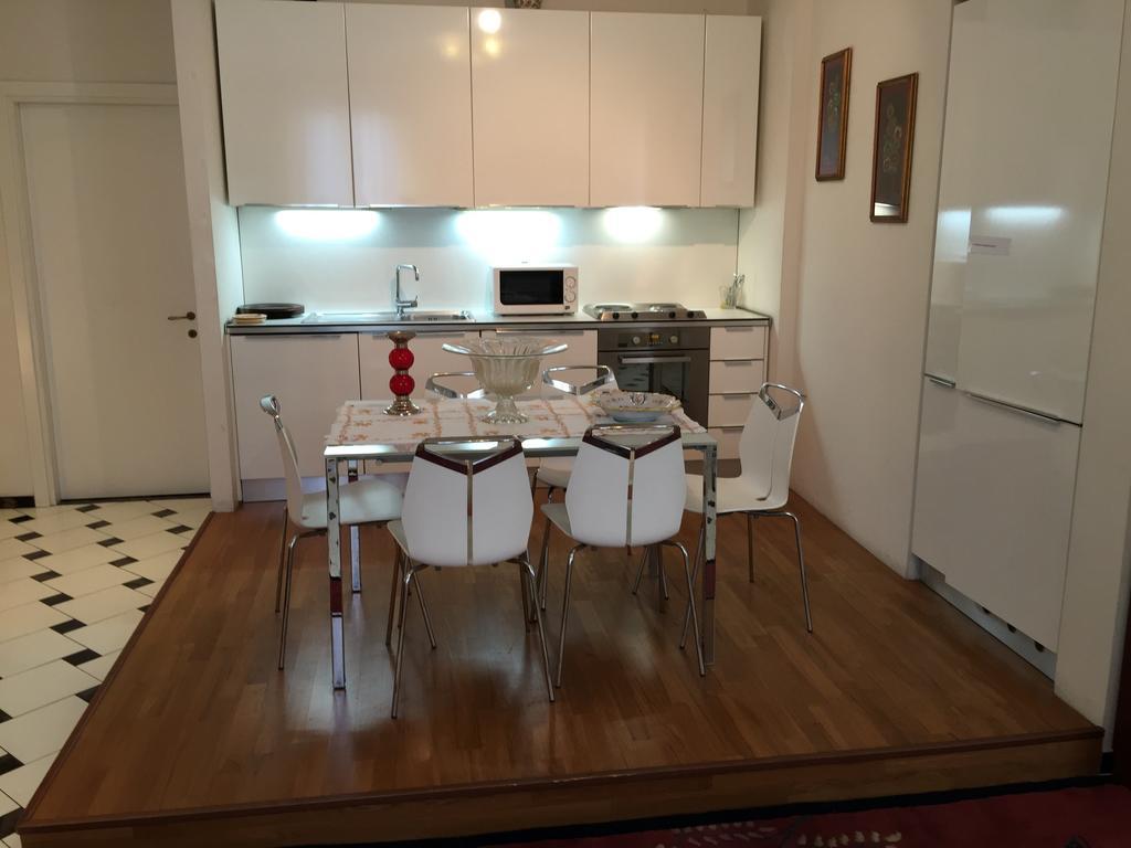 Appartamento Piazza San Marco Florencia Habitación foto