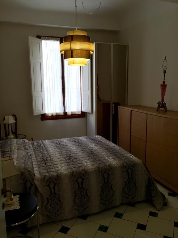 Appartamento Piazza San Marco Florencia Habitación foto